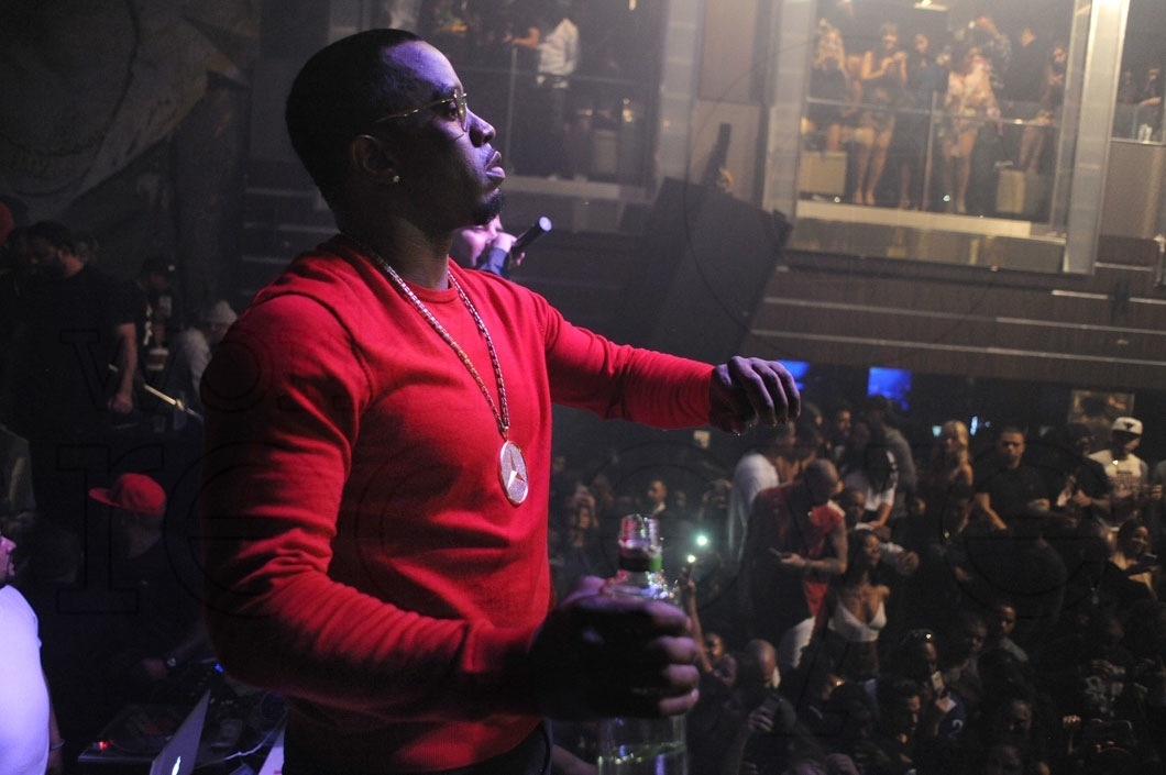 31-Sean Puff Daddy Combs LIVE1