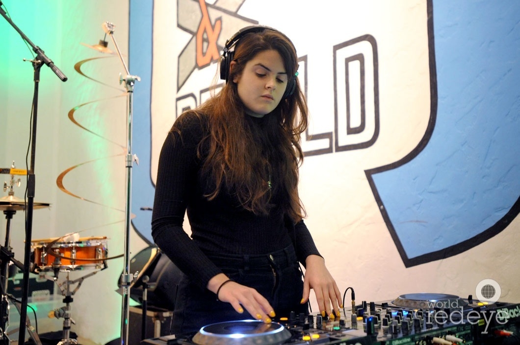 40-Imogene Strauss djing