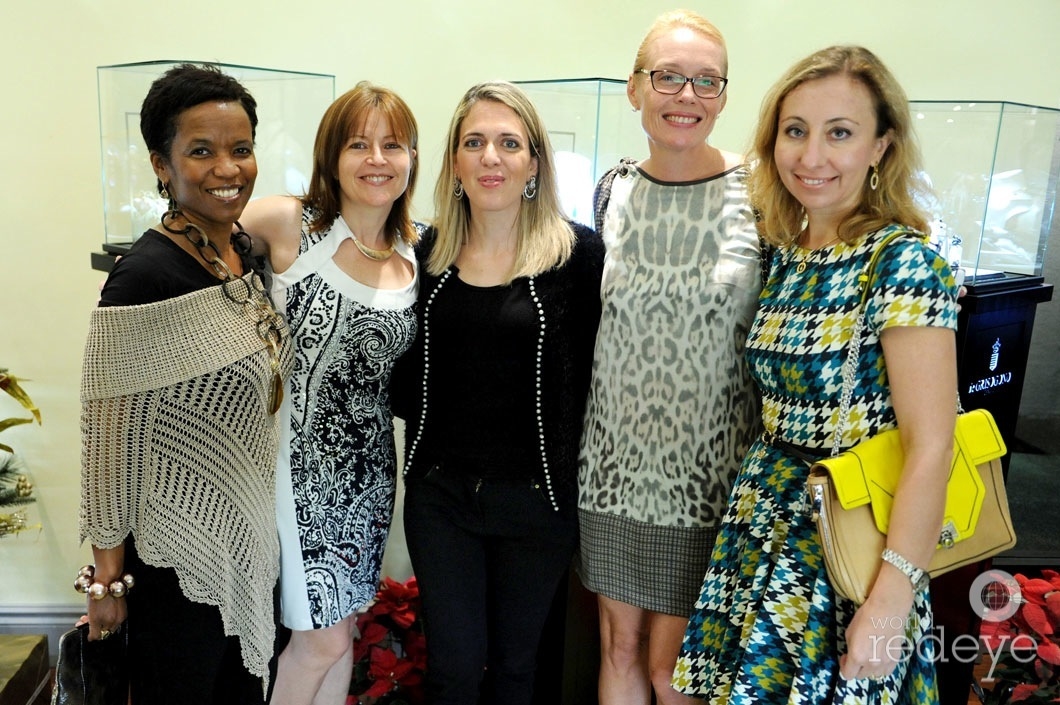 Faye Wright, Sarah Gillet Couto, Sandrine Camagie, Pamela Kohl, & Mihaela Pintea