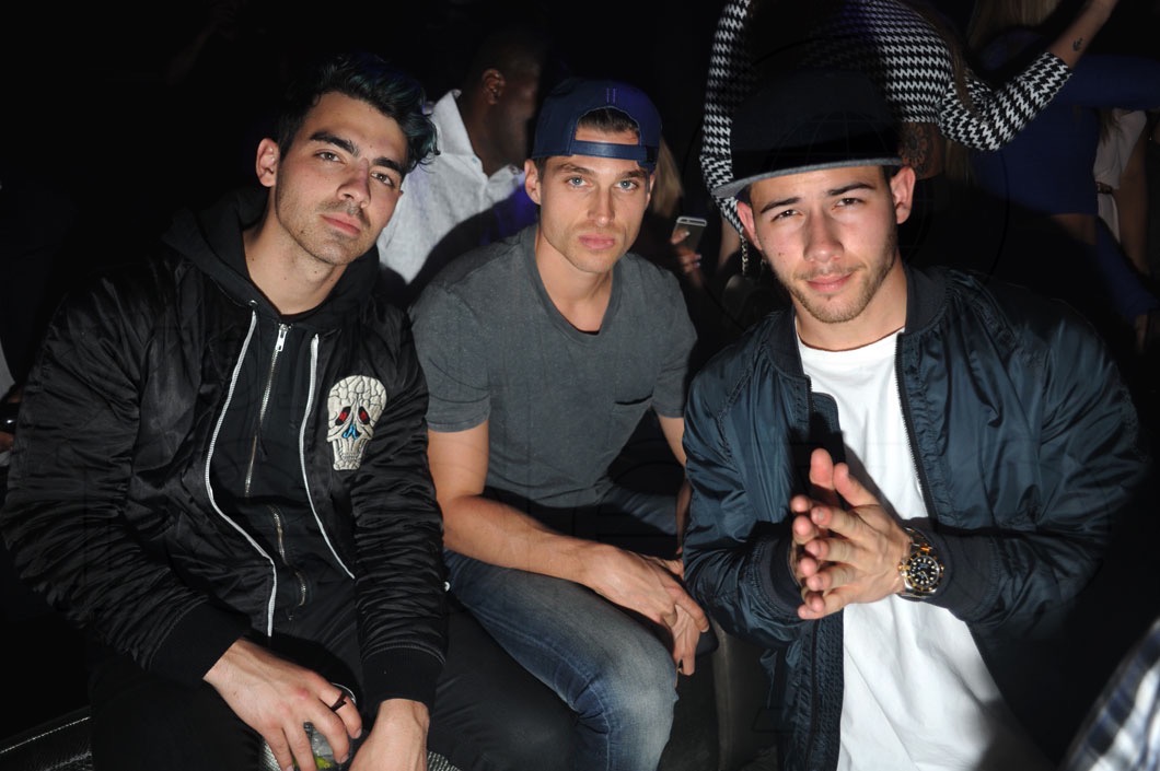 1.5-Joe Jonas, Mike, & Nick Jonas