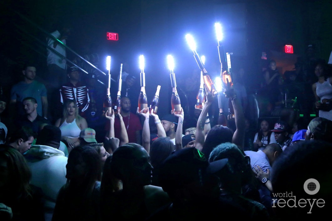 9.1-Atmosphere at LIV at Fontainebleau23