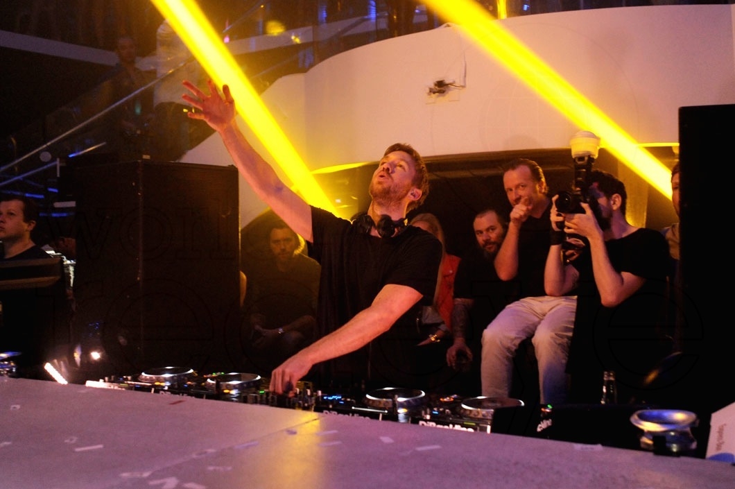 6-Calvin Harris djing43