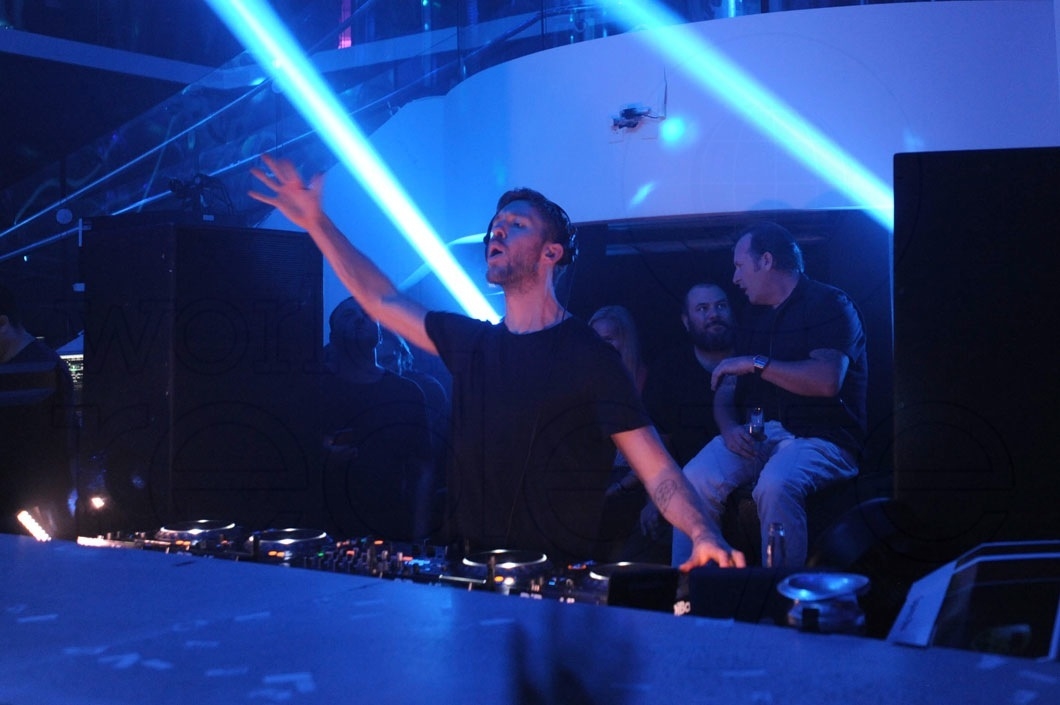 7.9-Calvin Harris djing59