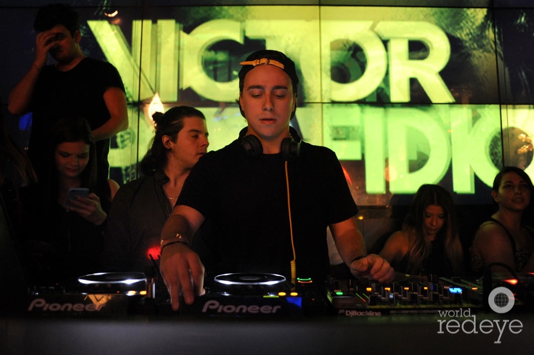 3.5-Victor Porfidio DJing9_new