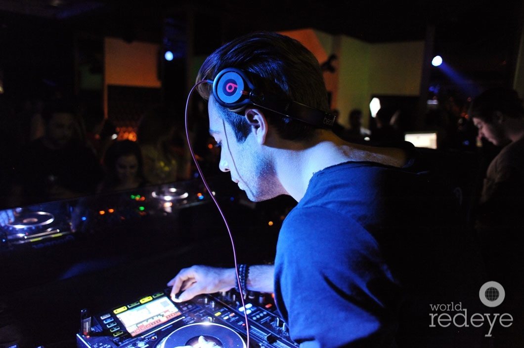 11-Hugo M DJing1_new