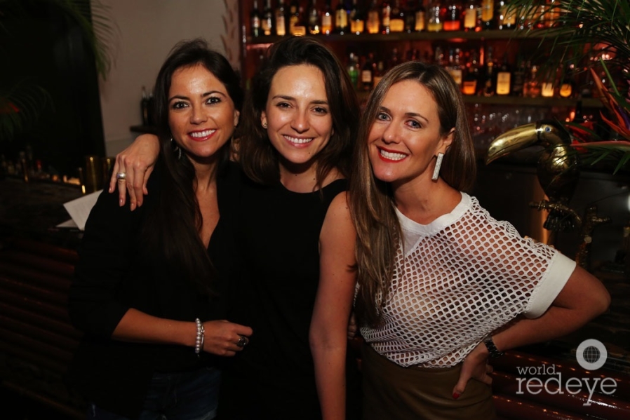 18-Camila Albornoz, Fernanda Davalos, & Renata Vasconez