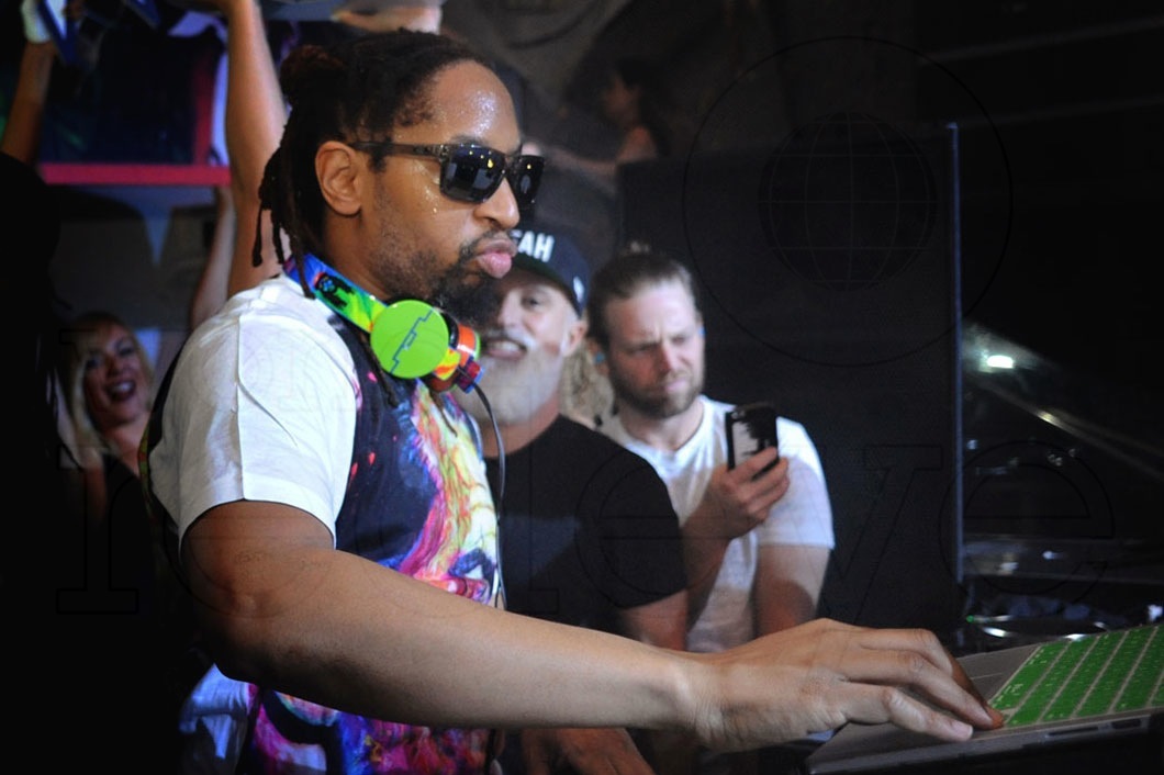 29-Lil Jon DJing6_new