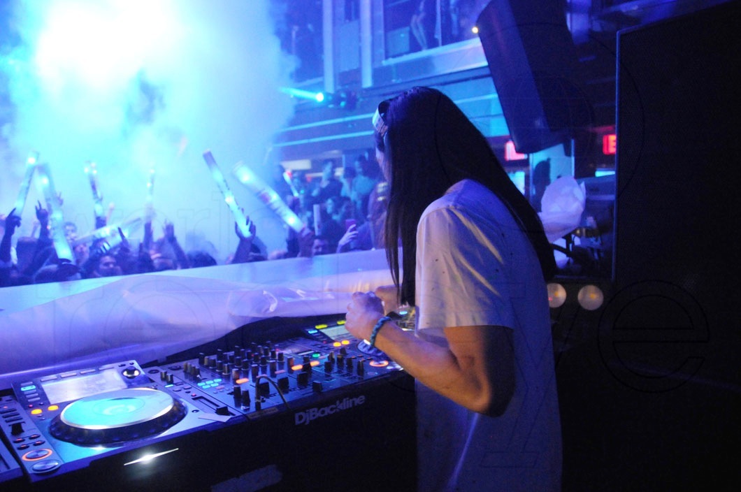 11-Steve Aoki Djing3_new