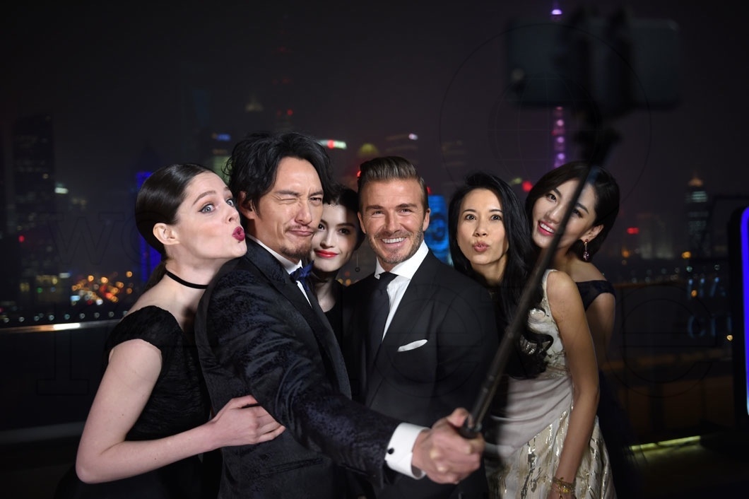 5-David Beckham and his guests celebrate at HAIG CLUB™ Shanghai