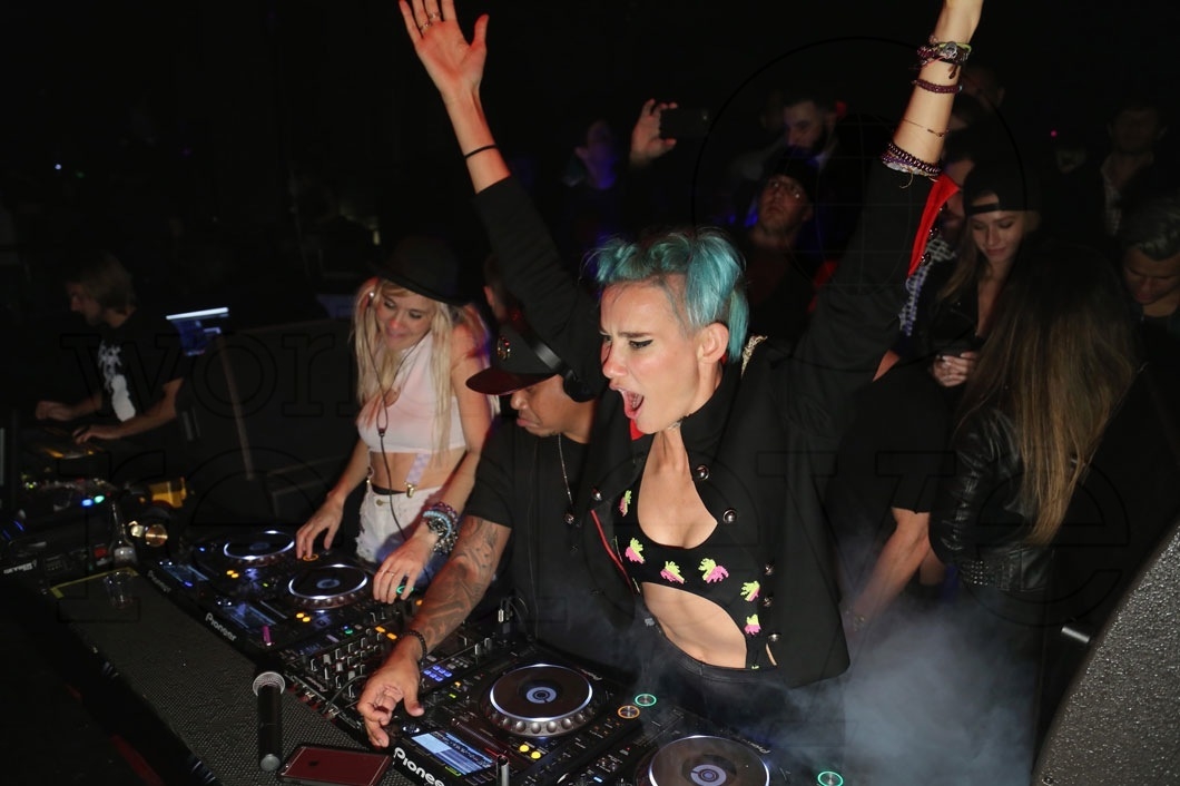 8-Nervo & Chuckie44