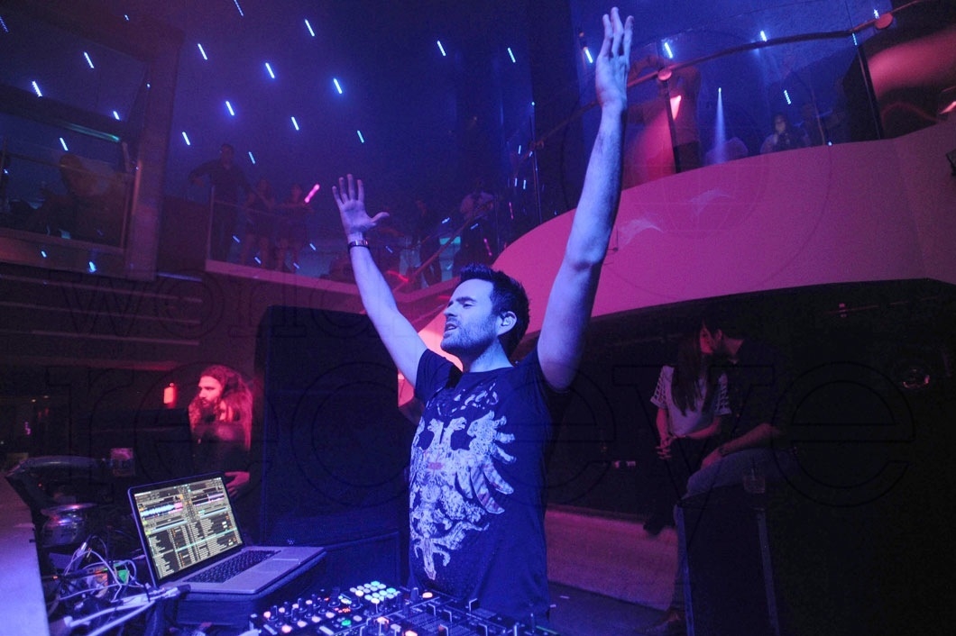 2.6-Gareth Emery djing72