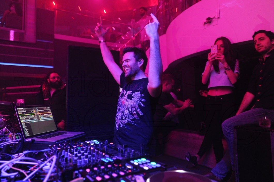 59-Gareth Emery djing88