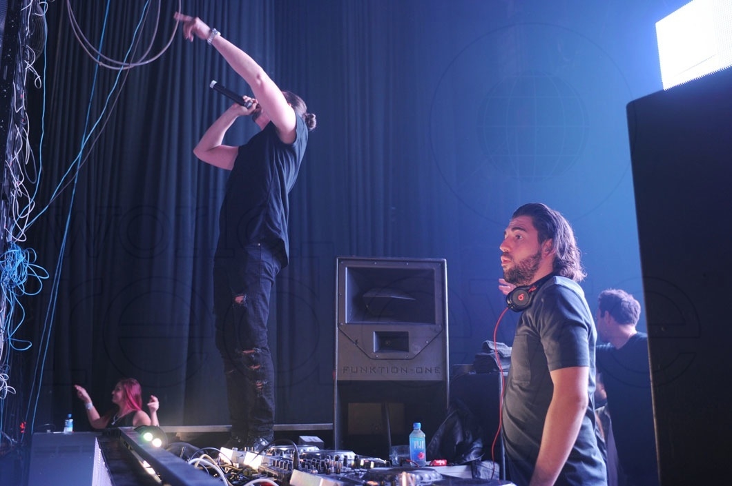 12.3-Dimitri Vegas & Like Mike djing31