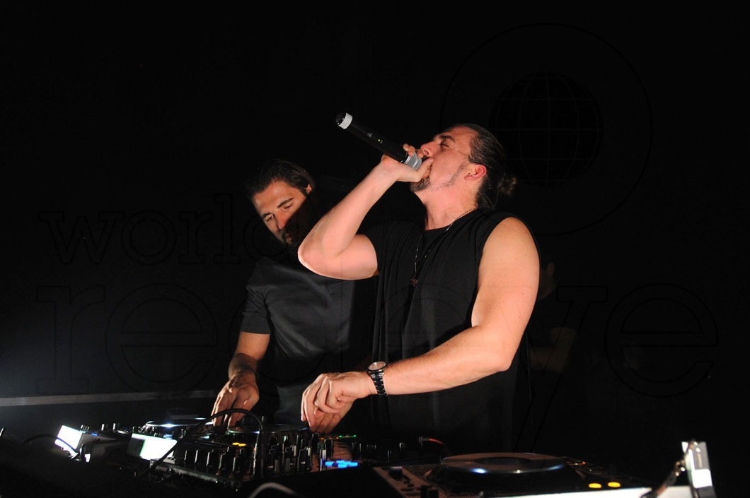 35.1-Dimitri Vegas & Like Mike djing84