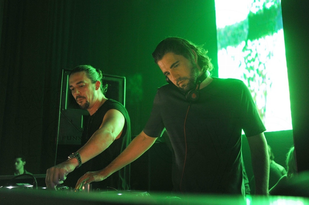 46-Dimitri Vegas & Like Mike djing46