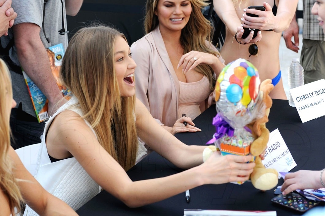 7.3-Hannah Ferguson, Gigi Hadid, & Chrissy Teigen9