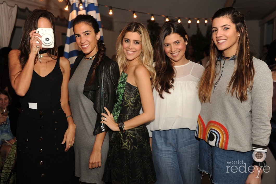 Daniela Botero, Paula Collarte, Michelle Chwoschtschonsky, Paula Antoniazzi, & Michelle Estefan