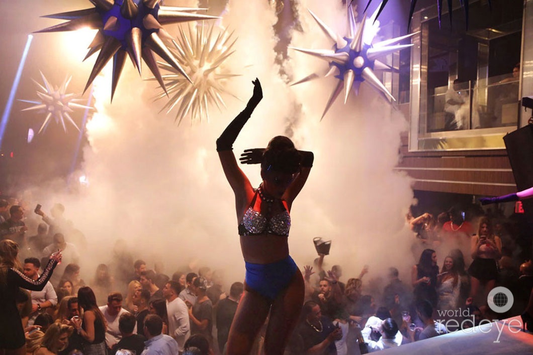 6-Dancers at LIV at Fontainebleau21_new