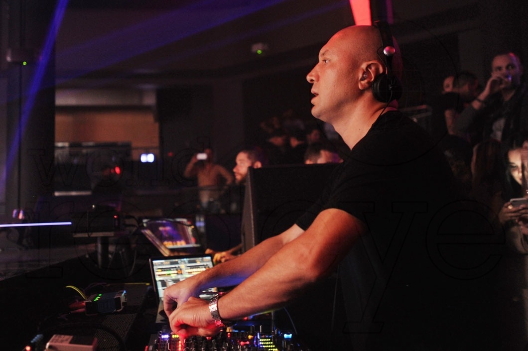 15.6-Marco Carola djing4