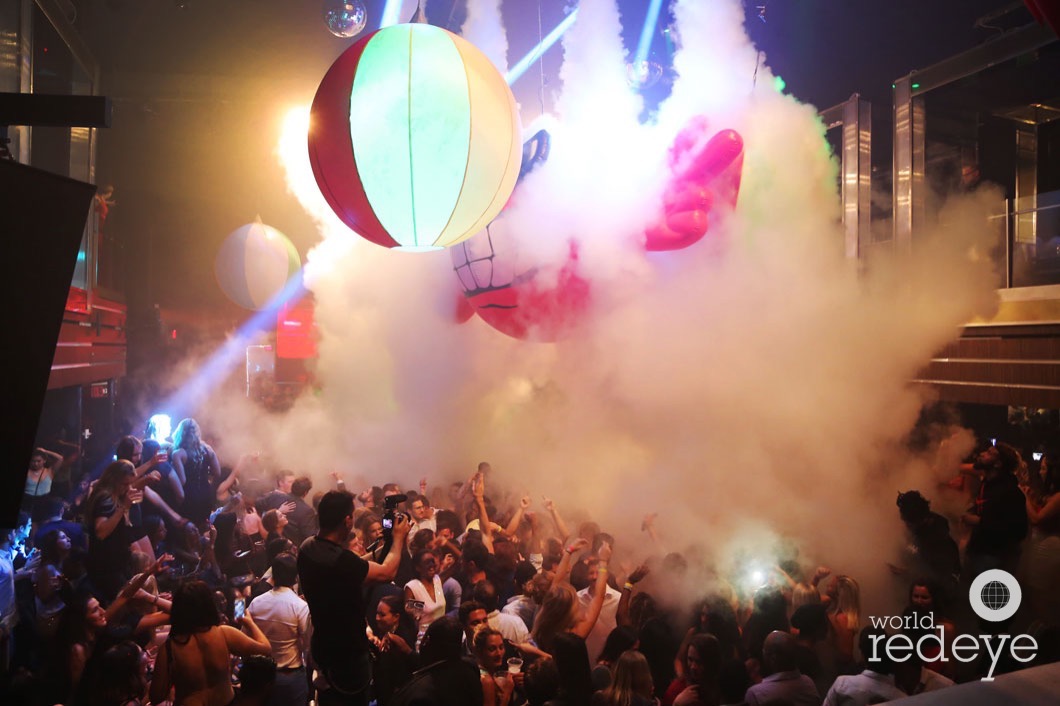 3-Atmosphere at LIV at Fontainebleau30_new