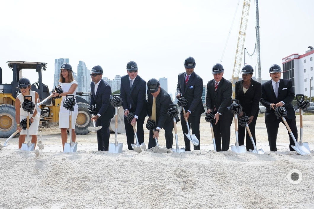 Peggy Fucci, Keon Hardemon, Dan Kodsi, Art Falcone, Nitin Motwani, Mayor Carlos Gimenez, & Audrey Edmonson