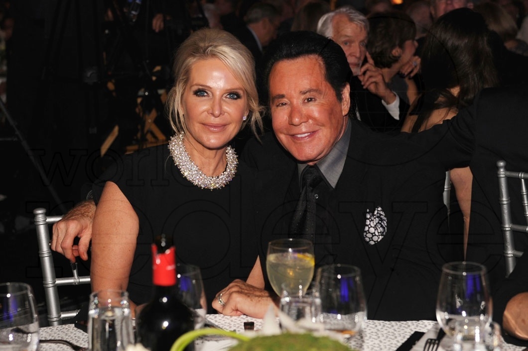 104-Kathleen McCrone & Wayne Newton