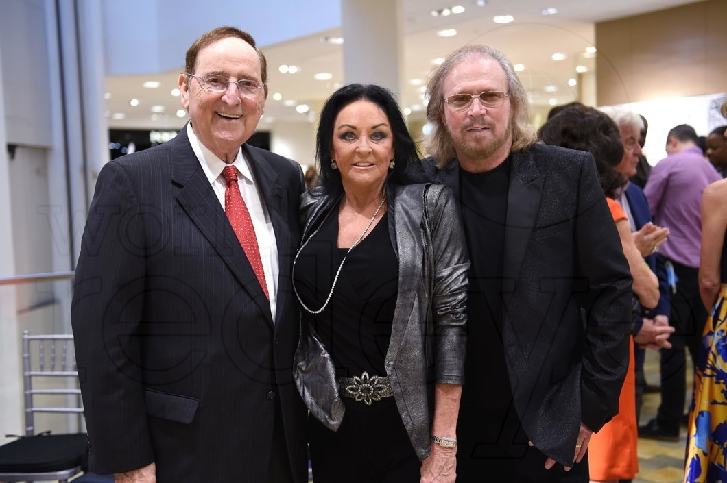 30-Eugene Sayfie, Linda & Barry Gibb