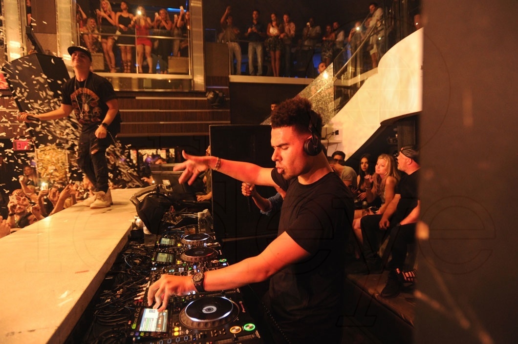 16-Fais performing & Afrojack djing8