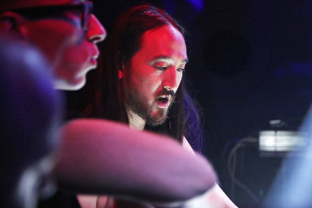 42.4-43-Steve Aoki73