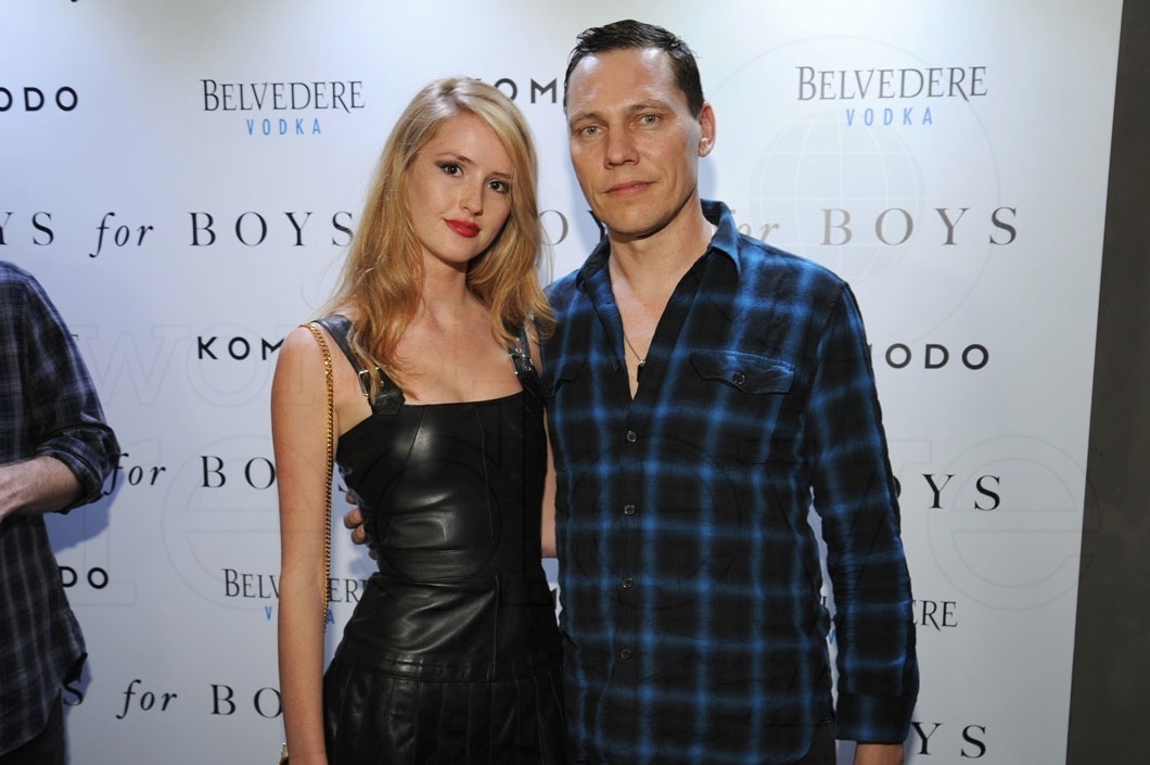 10-Tiesto & Annika Backes