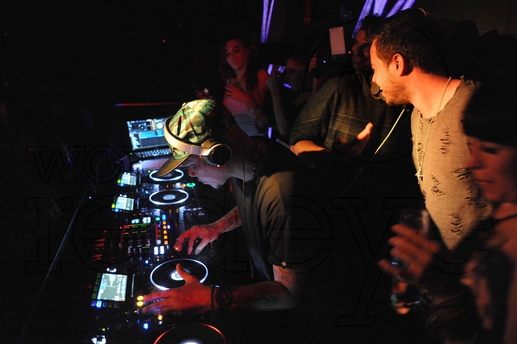 11-VICE & Chuckie DJing4_new