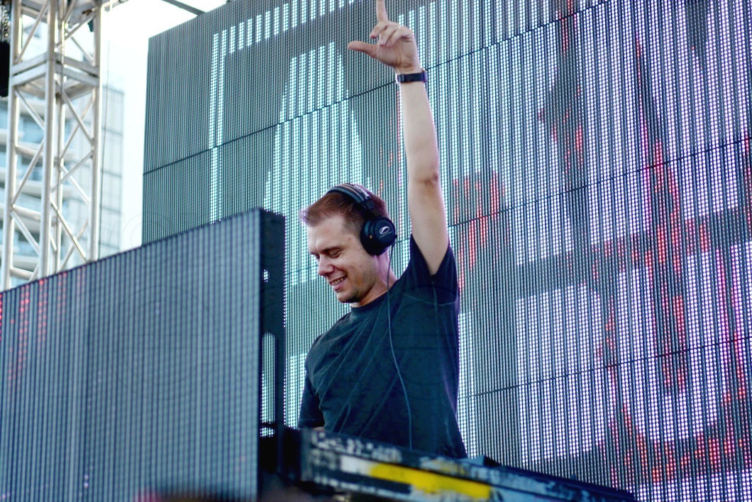 5-Armin Van Buuren Spinning25