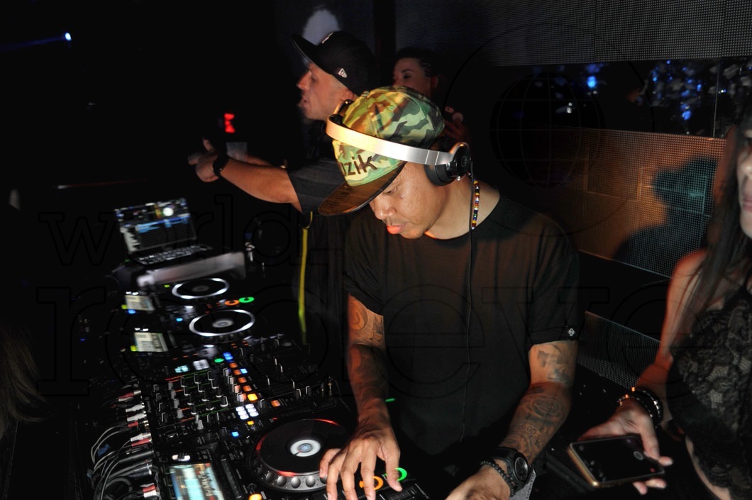 9-VICE & Chuckie DJing2_new