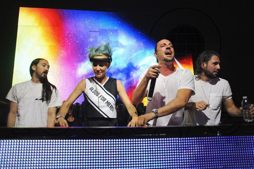 10-Steve Aoki, Nervo, Dimitri Vegas, & Like Mike DJing2_new