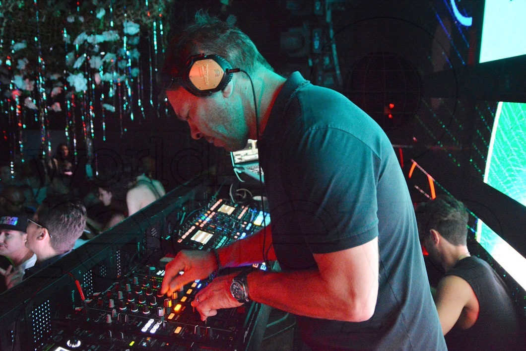 11-Pete Tong Djing 0_new