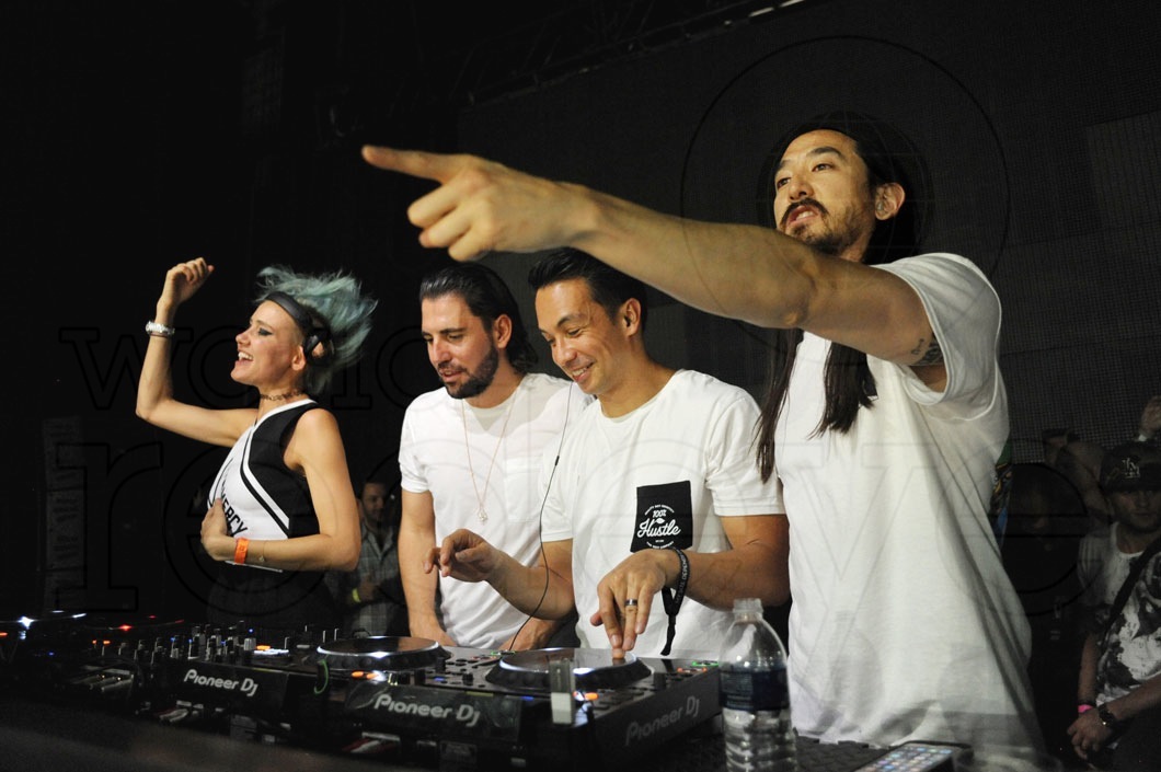 16-Nervo, Dimitri Vegas, Laidback Luke, & Steve Aoki DJing3_new