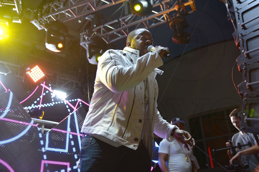 19-Busta Rhymes performing 26