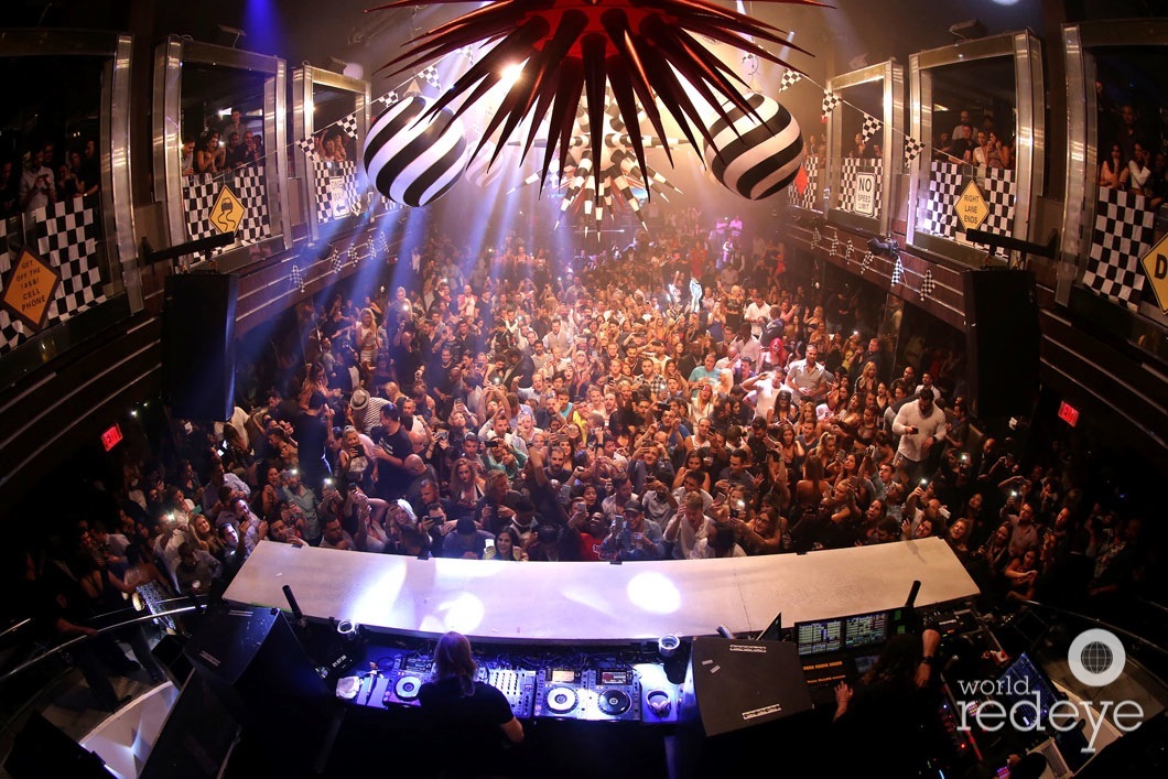 46-xy-Atmosphere at LIV at Fontainebleau16_new