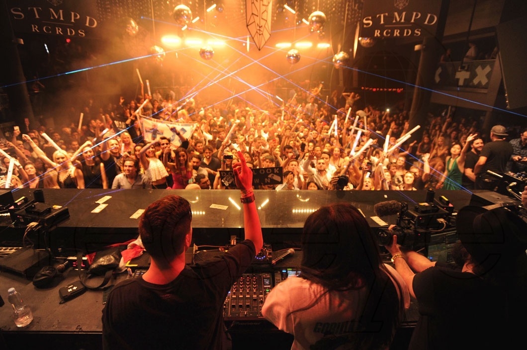 6-Martin Garrix & Steve Aoki djing7