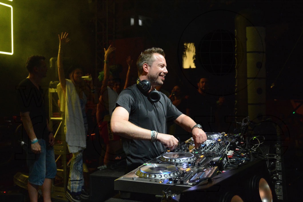 14-Sander Van Doorn Spinning10