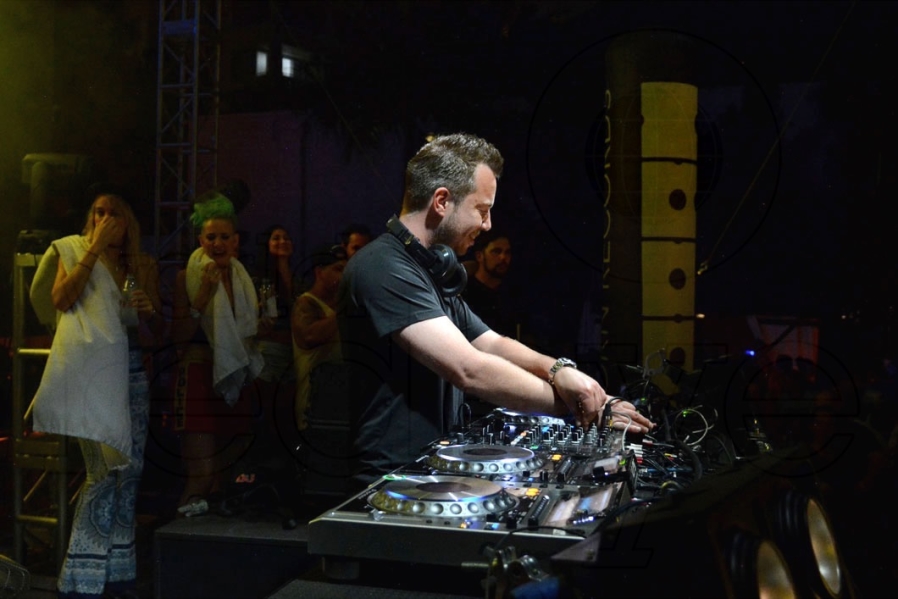 15-Sander Van Doorn Spinning4