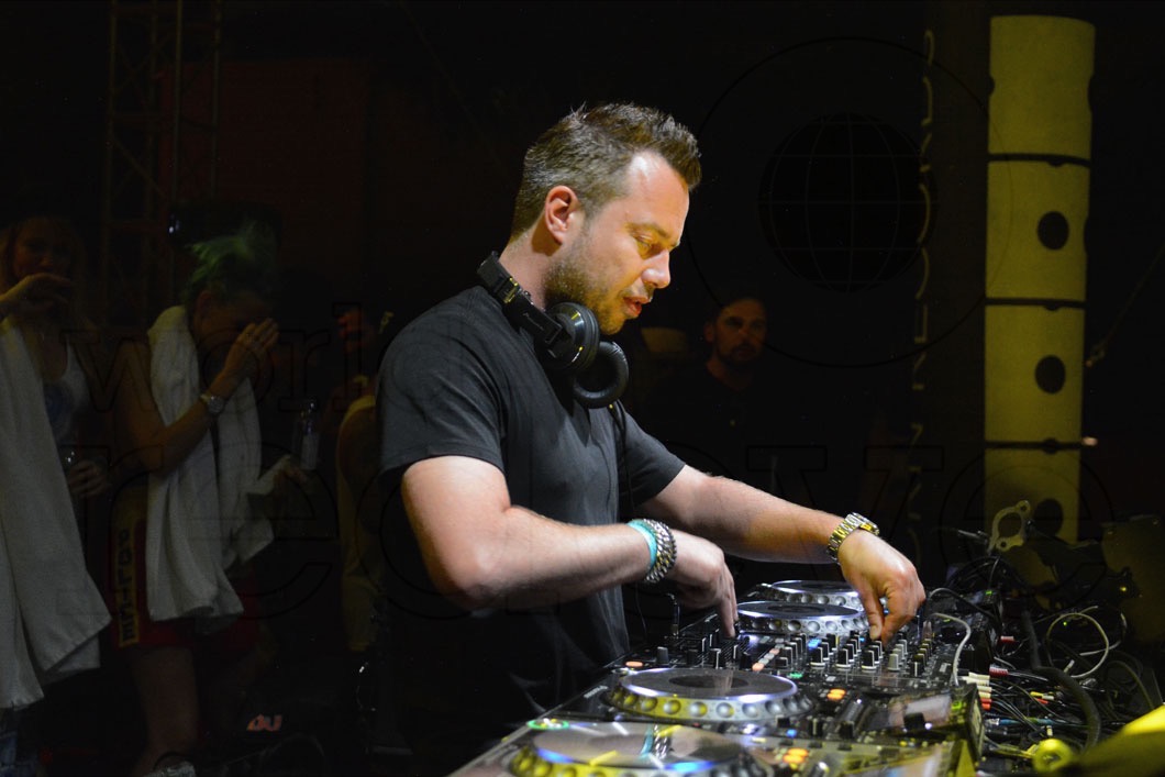 16-Sander Van Doorn Spinning6