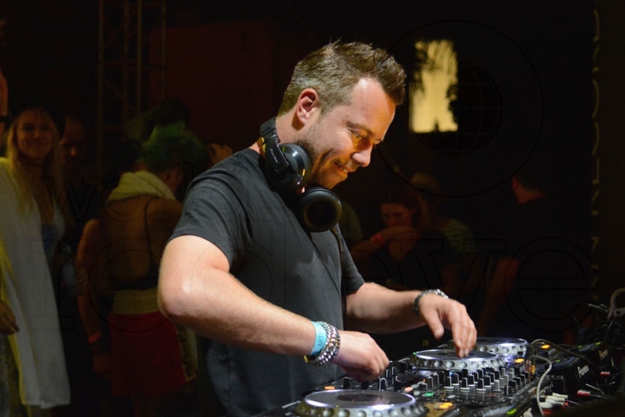 19-Sander Van Doorn Spinning9