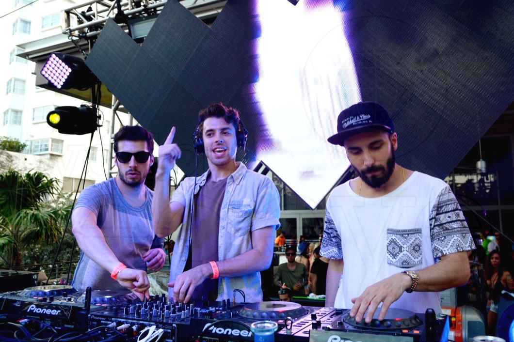 2.4-Cash Cash Djing9_new