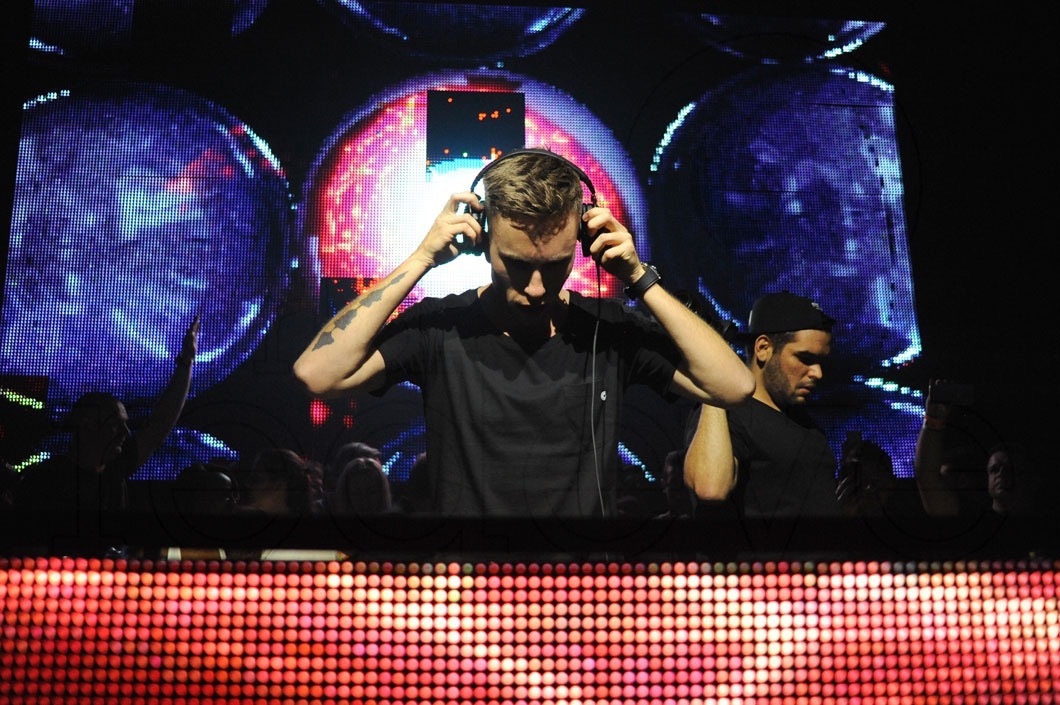 24-Nicky Romero DJing47