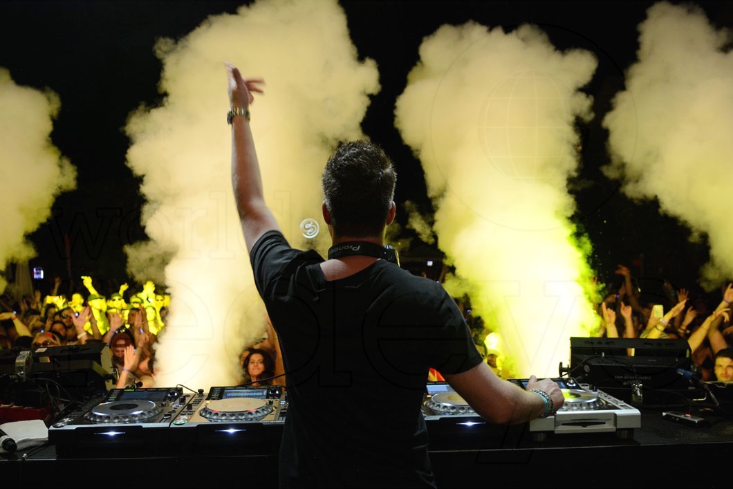 9-Sander Van Doorn Spinning27