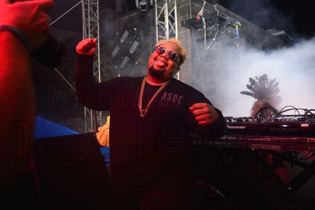 36-DJ Carnage63