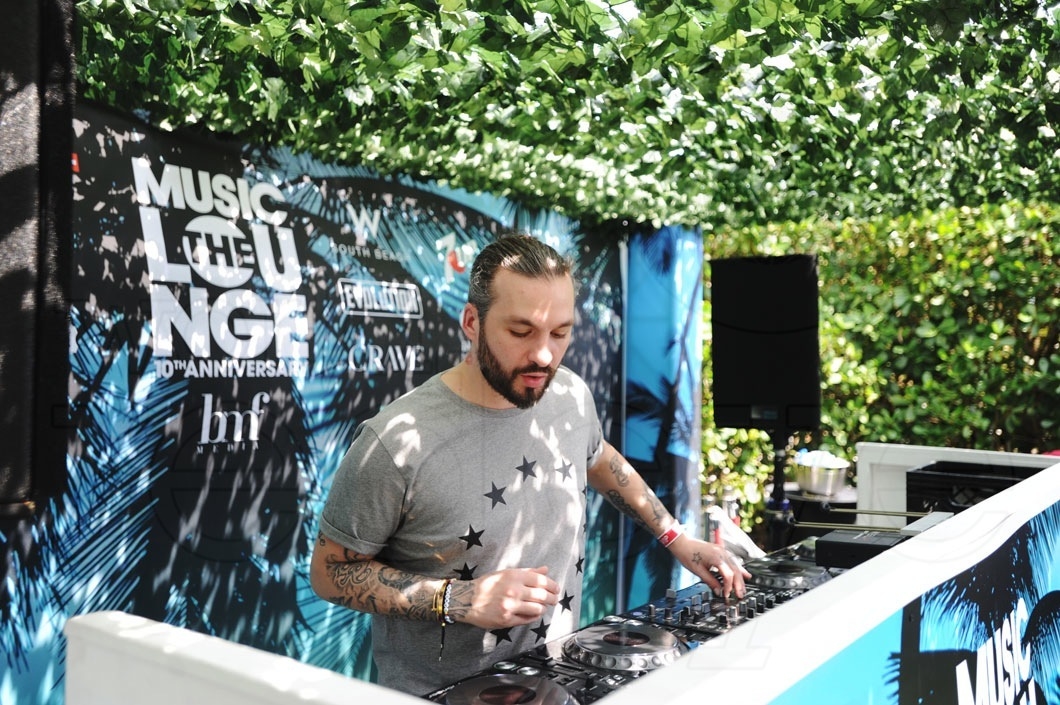 25.2-Steve Angello djing