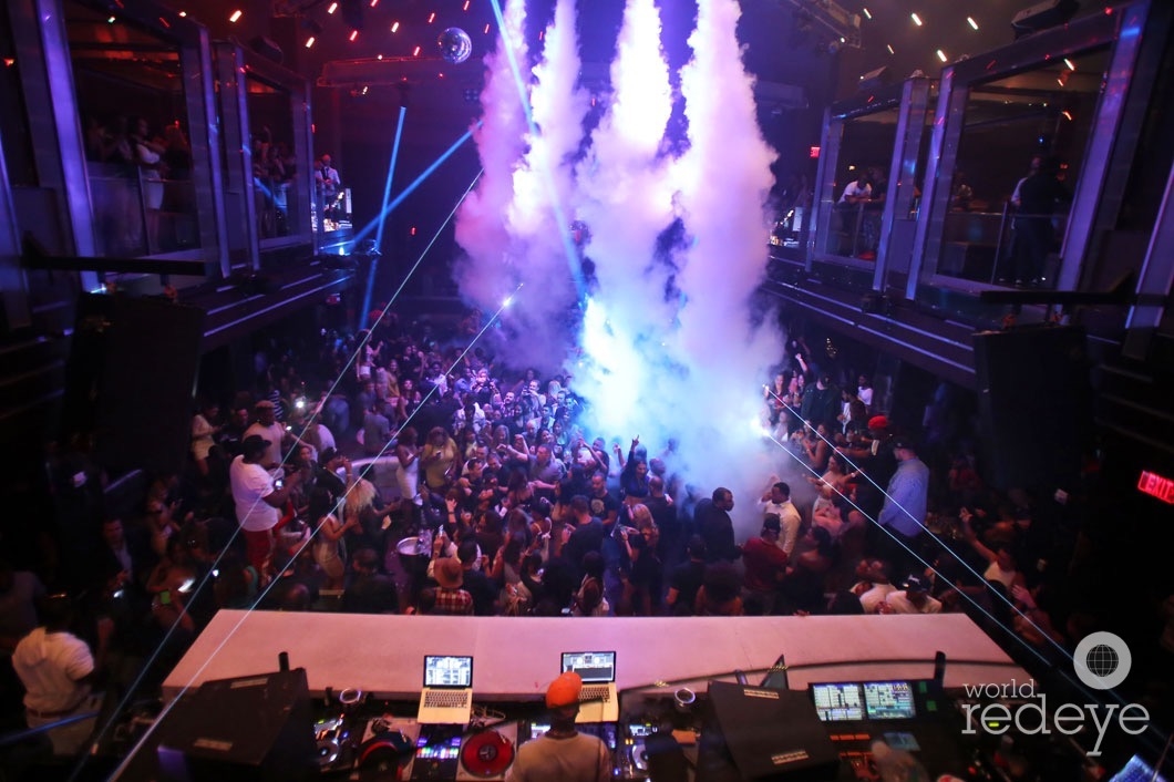 x-Atmosphere at LIV at Fontainebleau1