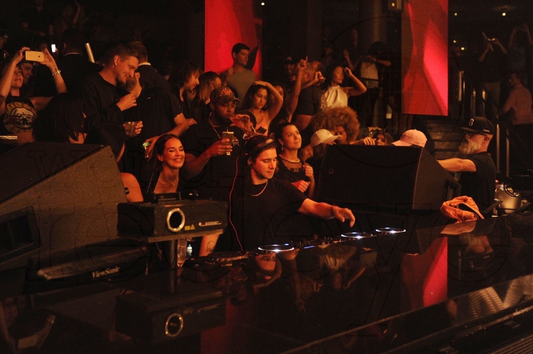 12.5-Skrillex djing42